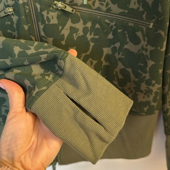 CAbi rare 6030 Marathon Jacket olive green floral camo size medium - Picture 5 of 8